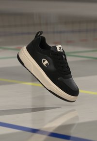 Wybrany, nbk/gold coloured