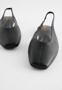 Next FOREVER COMFORT - REGULAR FIT - Takaa avoimet ballerinat - black