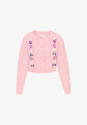 Vaaleanpunainen lyhyt neuletakki, jossa on kaapeliteksti, edessä napitus ja siniviolettivärisiä kukka-umpimistoja sivuilla.