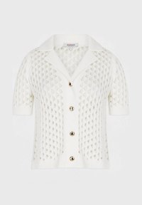 Cardigan bianco a maniche corte con un motivo a rombi, dotato di colletto a revers e cinque bottoni oro sulla parte anteriore.