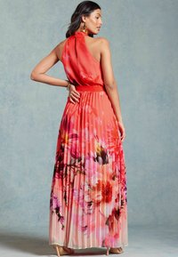 Love & Roses PLEATED HALTERNECK REGULAR FIT - Vestido de fiesta - orange floral
