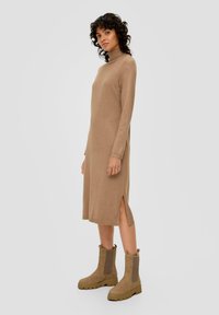s.Oliver MIDI MIX - Strickkleid - sandstein