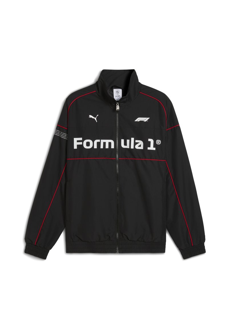 Sort letvægtsjakke med røde detaljer, høj krave, lynlås lukning og "Formula 1" logoet iøjnefaldende på forsiden.