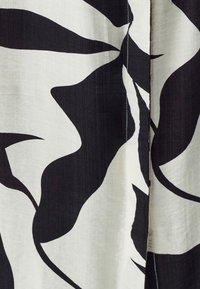 WILLA KOBE - Särkkleit - black leaf