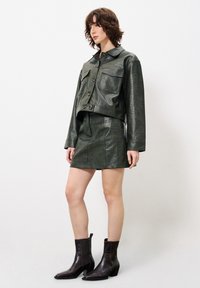 FRNCH CALIXA - Veste en similicuir - kaki