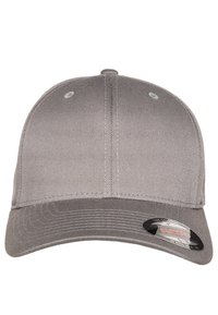 Cappellino da baseball grigio realizzato in tessuto testurizzato con visiera curva. Presenta un design aderente e piccoli fori di ventilazione sulla corona.