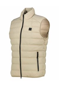 Chaleco sin mangas beige acolchado con cremallera negra en el frente, bolsillo lateral con cremallera y cuello alto, con un pequeño parche cuadrado con logo en el pecho.