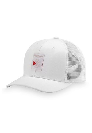 Casquette classique Reebok blanche avec dos en mesh et un logo appliqué à l'avant présentant un design d'étoile rouge et gris.