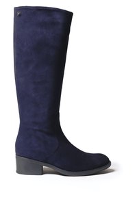 Bota de ante azul marino hasta la rodilla con puntera redonda y tacón bajo. Textura suave con detalles de hardware mínimos. Diseño clásico.