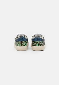 Le Temps Des Cerises SOHO - Trainers - green