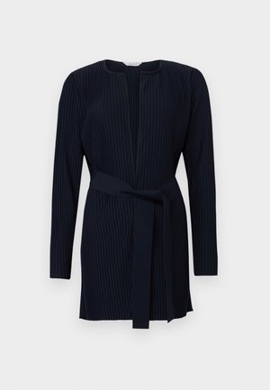 Temno modra obleka z dolgimi rokavi z rebrasto teksturo, z okroglo izrezom in ujemajočim pasom v pasu.