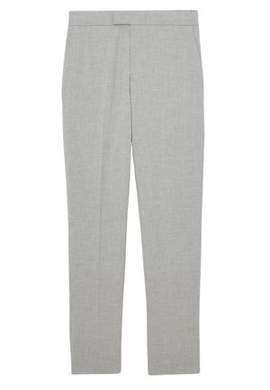 Pantaloni gri deschis, croi personalizat, cu pliuri frontale, buzunare laterale și închidere în talie.