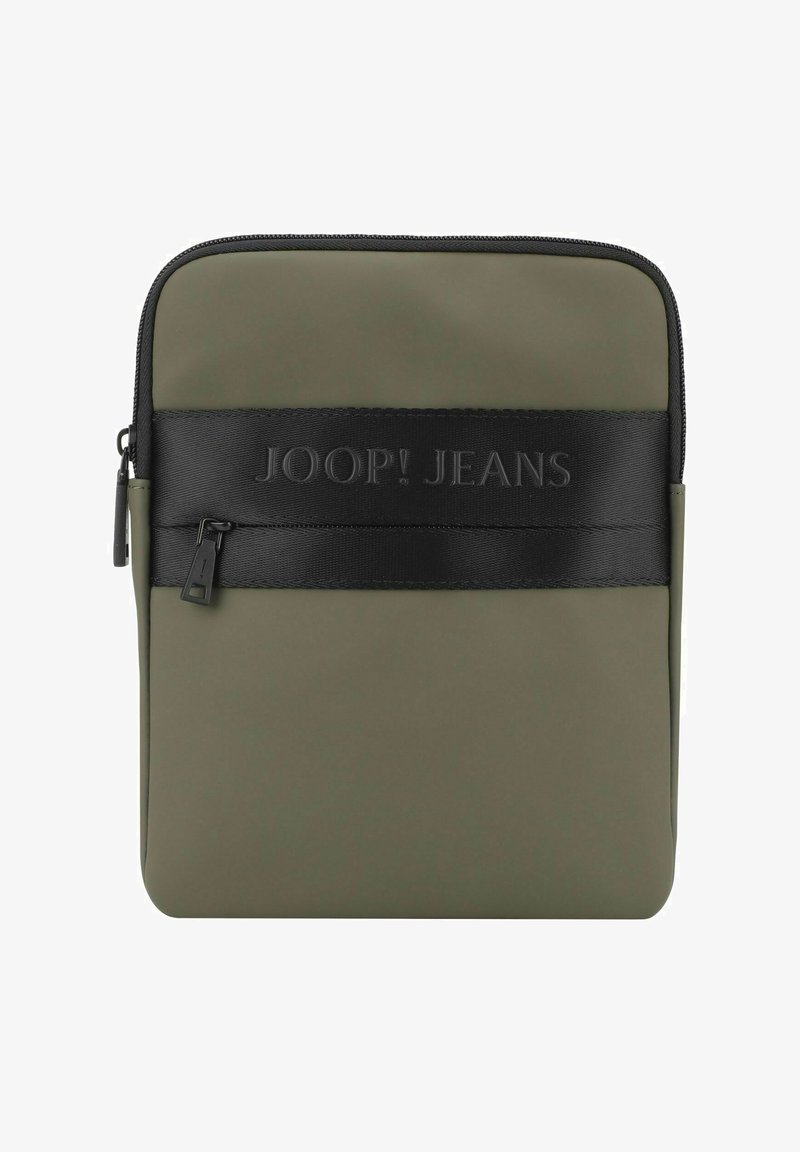 Housse d'ordinateur portable en tissu vert avec une bande texturée noire portant un logo en relief. Fermeture éclair, finition lisse et design minimaliste.