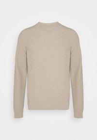 Beige pruhovaný svetr s vysokým límcem a dlouhými rukávy. Tkanina vypadá měkce, má strukturovaný vzor a přiléhavé manžety.