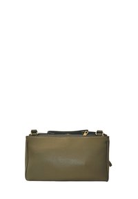 Borsa a mano in pelle verde oliva con forma rettangolare, dettagli in metallo dorato e doppi manici superiori. Texture liscia con chiusura a zip.