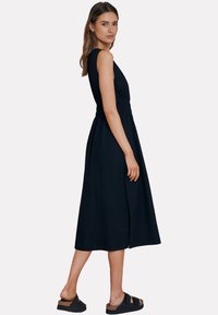 Threadbare THB PEPPERCORN WAISTED MIDI - Robe de jour - black