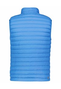 Modrá prošívaná vesta s vysokým límcem, horizontálním prošíváním a zaobleným lemem. Hladký, lehký materiál s bočními kapsami.