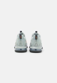 Nike Performance AIR MAX ALPHA TRAINER 5 - Træningssko - summit white/mandarin/light silver/iron grey