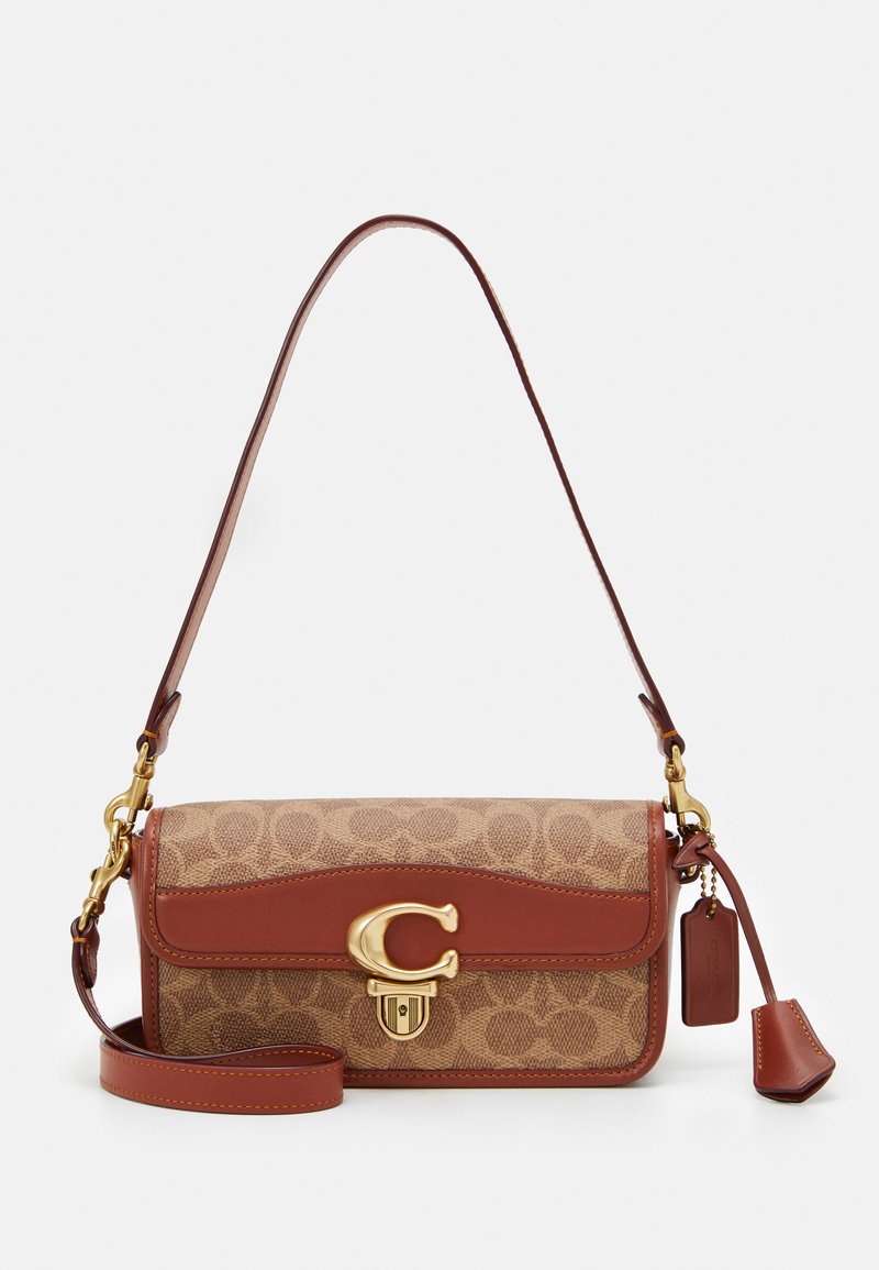 COACH SIGNATURE STUDIO BAGUETTE - Käsilaukku - tan/rust