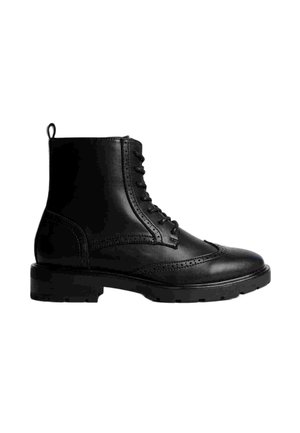 Sort læder ankelstøvle med rund tå, snørebåndsdesign, dekorative brogue-detaljer og en holdbar gummisål.