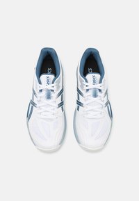ASICS POWERBREAK FF - Pantofi handbal - white/vintage indigo