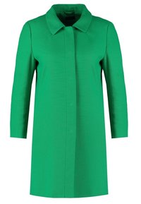Zelený kabát se strukturovaným designem, s širokým límcem, dlouhými rukávy a texturovanou tkaninou. Zapínání je na předním klopovém díle bez viditelných spojovacích prvků.