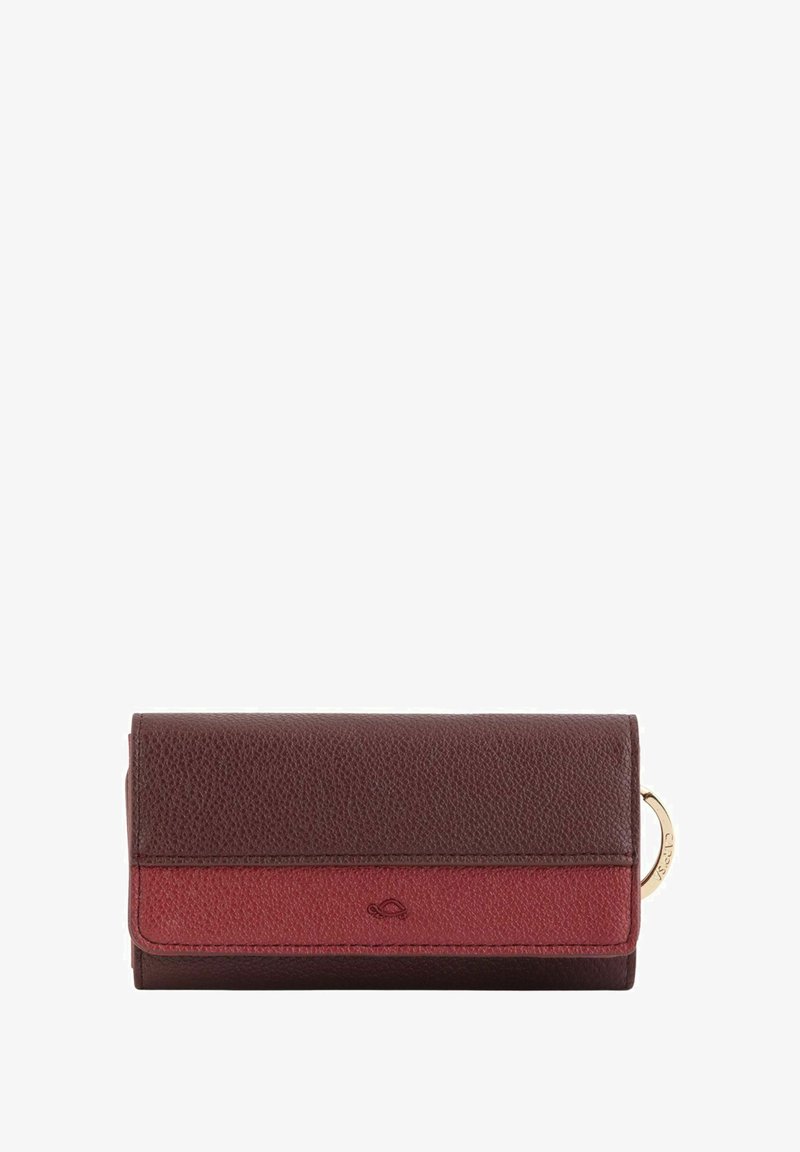 Leren portemonnee in donker bordeaux en rood, met een gestructureerde afwerking en een ring in vergulde afwerking, ontworpen voor compacte opslag.