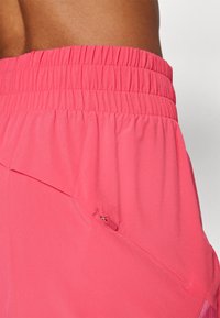 Athleta HIGH RISE RACER RUN SHORT - Sportiniai šortai - ambrosia pink