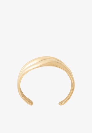 Bracelet manchette ouvert ton or avec un design lisse, courbé, en forme de vague et une finition polie brillante.