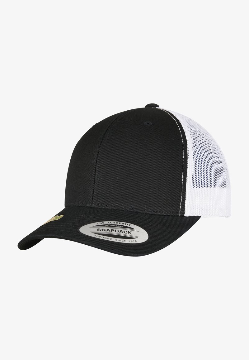 Črna snapback kapa s ukrivljenim vizirjem, belimi mrežastimi zadnjimi paneli in okroglo nalepko z blagovno znamko na sprednji strani.