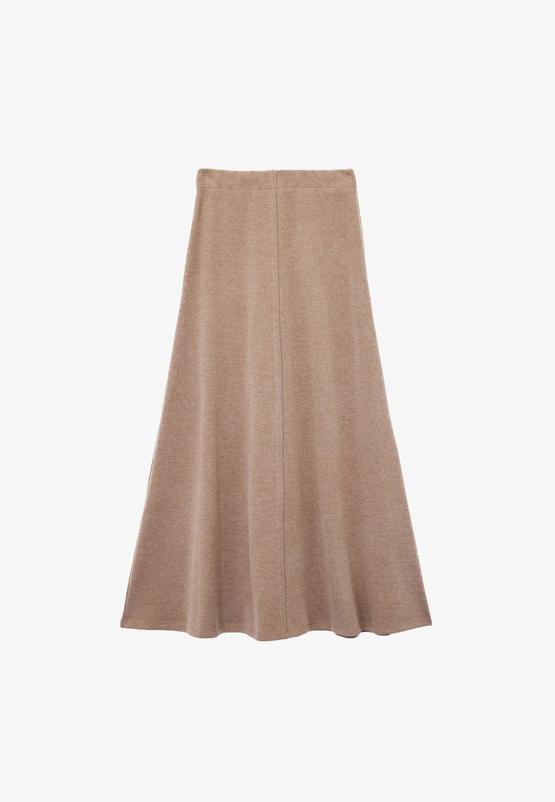 En lang A-formet nederdel lavet af blødt, beige stof med en glat tekstur, der har en midterseam bagpå og en udvidet form.