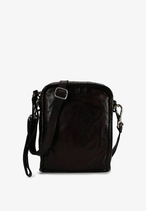 Borsa a tracolla in pelle marrone, forma rettangolare, trama liscia, tracolla regolabile, ferrature argentate, design minimalista, senza loghi visibili.