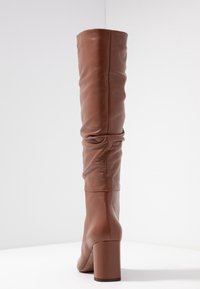 L’Autre Chose Botas - cognac
