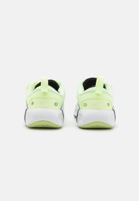 Nike Performance INFINITY FLOW UNISEX - Hardloopschoenen voor op de weg - barely volt/white/black