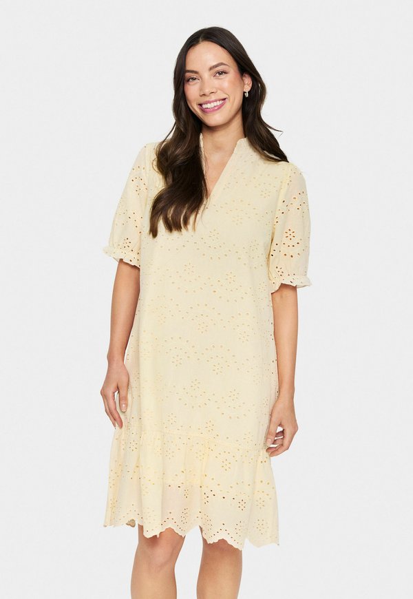 GELEKSASZ  - Freizeitkleid - crème brûlée