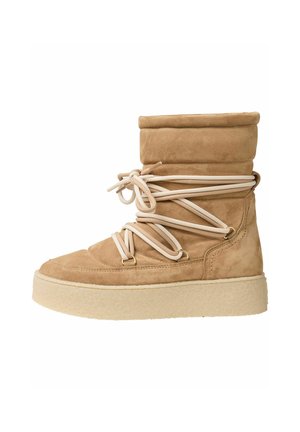 Winter boots - beige