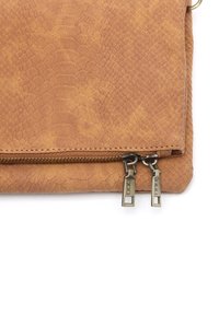 Thumbnail Image 4