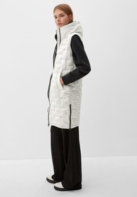 s.Oliver LONG MIT STEPPUNG - Weste - off white