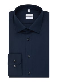 Camicia slim-fit blu navy realizzata in tessuto dalla texture particolare. Presenta un colletto a punte, chiusura con bottoni e polsini doppi con bottoni neri.