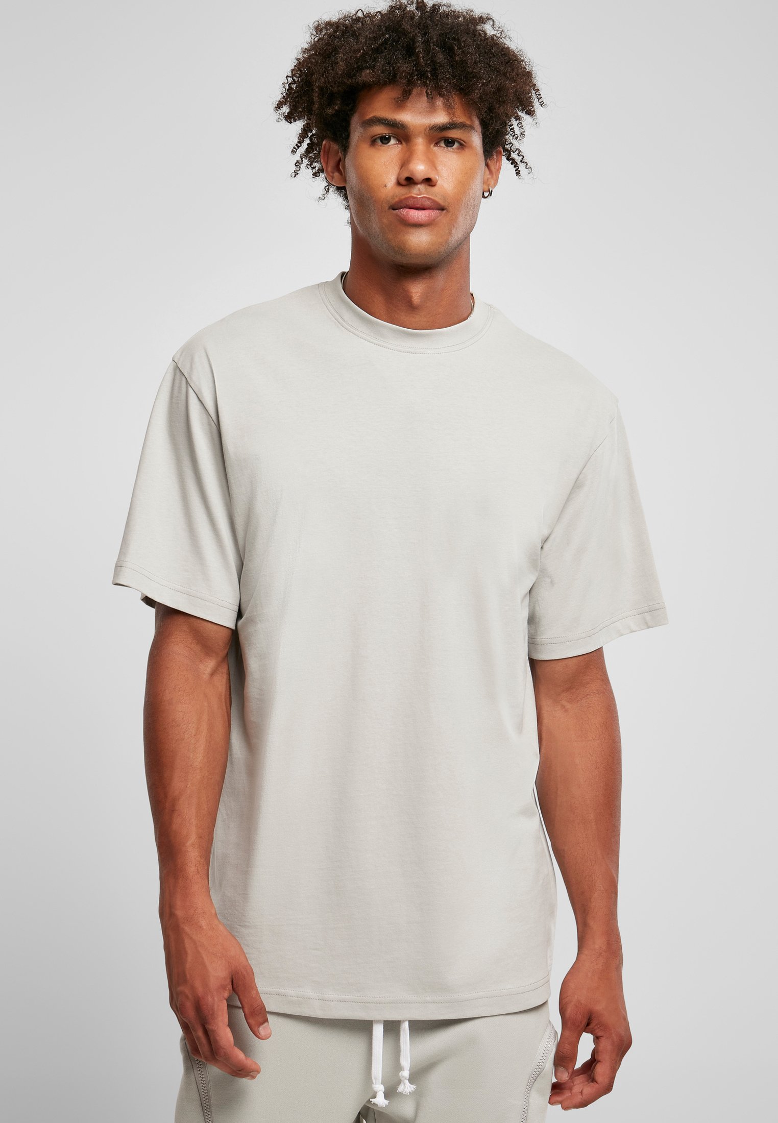 Urban Classics Herren T-Shirt College Print – Oversize, 100% Baumwolle, Mit Logo