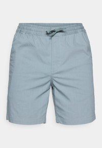 Ανοιχτό μπλε σορτς από ελαφρύ ύφασμα, με ελαστική μέση και κορδόνι, κανονική γραμμή και διακριτικές ραφές.