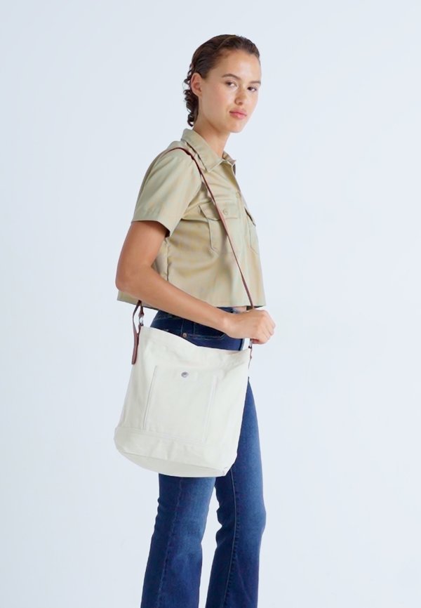 WOMENS HERITAGE BUCKET BAG - Cross body bag - ecru4