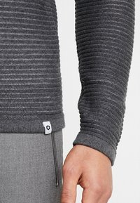 Jack & Jones Stickad tröja - dark grey