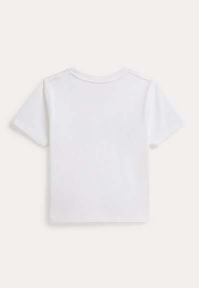 Απλό λευκό κοντομάνικο μπλουζάκι με στρογγυλή λαιμόκοψη, εμφανιζόμενο από πίσω σε ανοιχτό φόντο.