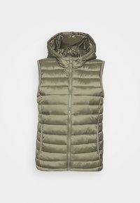Olivově zelená péřová vesta s kapucí, s vertikální prošívanou strukturou, předním zipem a bez rukávů. Hladký, lesklý povrch látky.