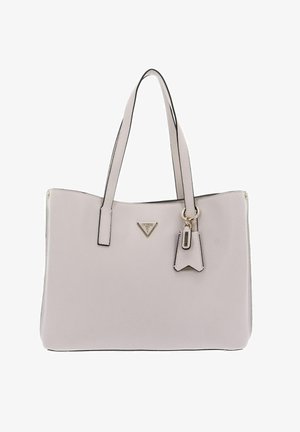 Borsa tote grigia chiara con due manici, realizzata in materiale testurizzato. Presenta un'etichetta con logo dorato e un'etichetta staccabile con dettagli in metallo.