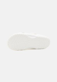 Crocs CLASSIC GEOMETRIC UNISEX - Baseino šlepetės - white