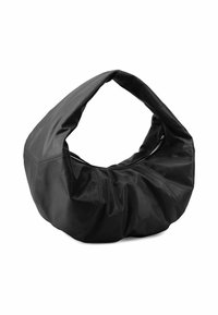 Borsa nera con un design morbido e manico ad anello oversize. Realizzata in materiale liscio con cuciture sottili e una chiusura a zip su un lato.