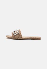 Guess JOLLY - Pantolette flach - beige/brown