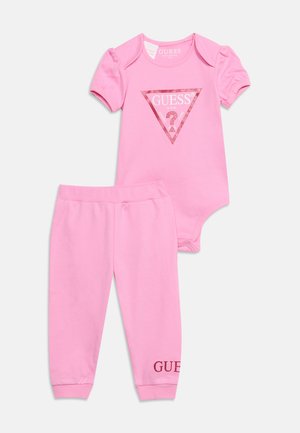 Guess, BABY ACTIVE SET - Φόρμα - pink